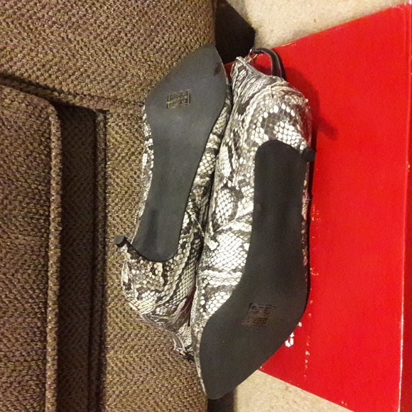 Bucco Snake Print Boots - Picture 4 of 5